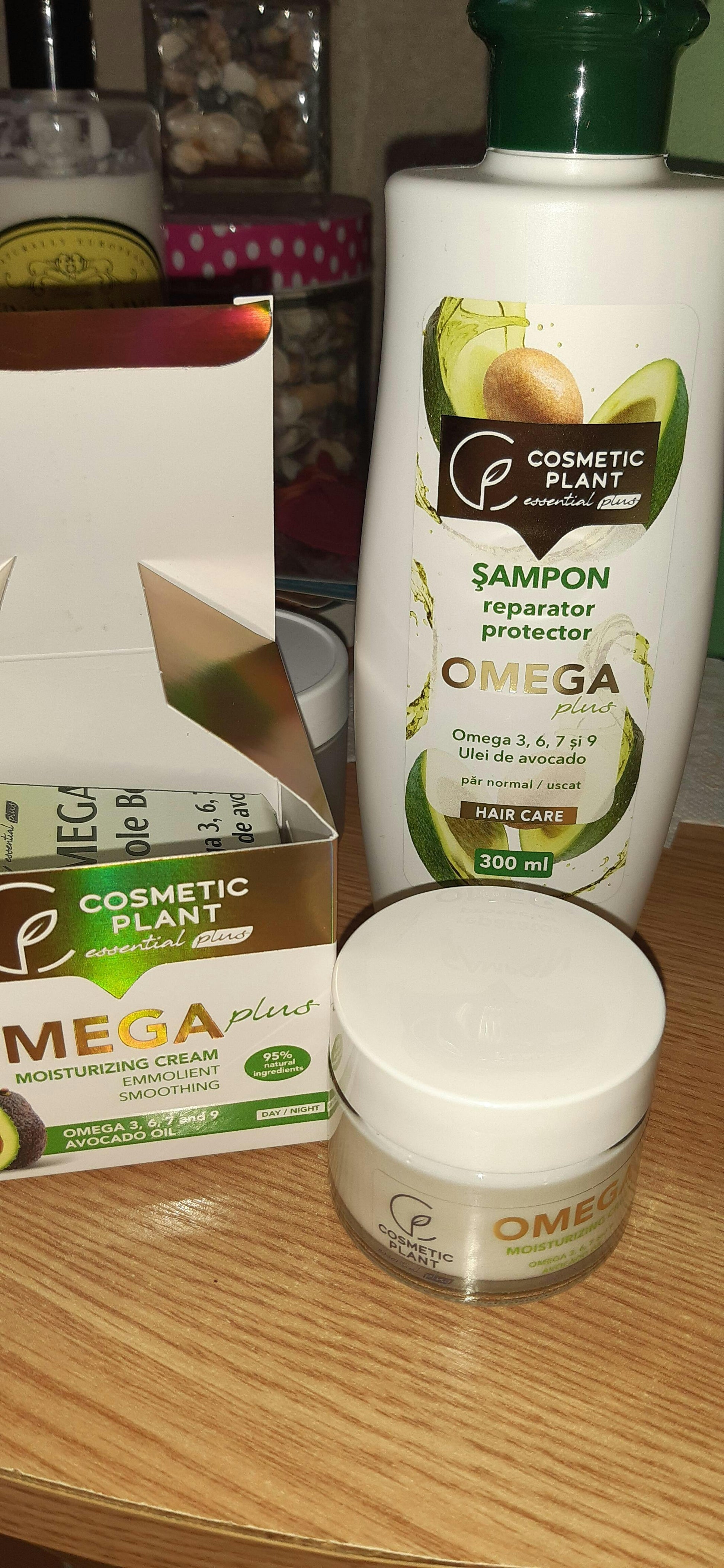 Kit OMEGA Plus: cremă hidratantă & șampon